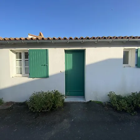 La Maison Des Boutons D Or