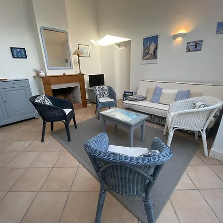 La Maison Des Boutons D Or Holiday home